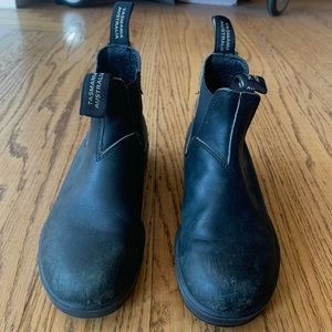 Black Blundstones